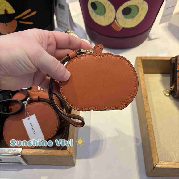 NWT COACH Halloween Pumpkin Zip Coin Card Case Leather CCG22 Bright Canyon 2025 - Picture 1 of 4